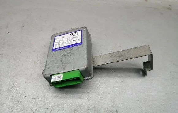 Mitsubishi Carisma Other control units/modules MR420921