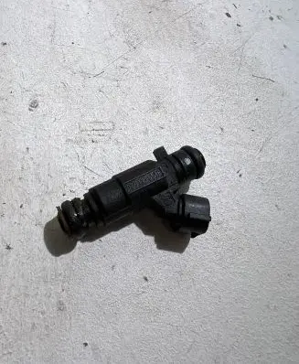 Audi A6 S6 C6 4F Fuel injector 079133551B