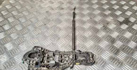 Volkswagen PASSAT B6 Rear door exterior handle/bracket 3C0837885E