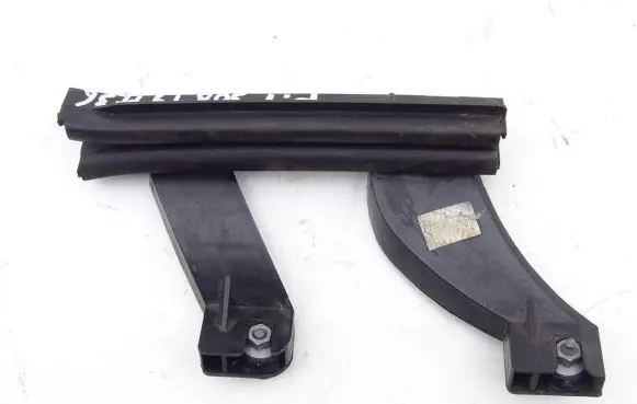 Peugeot 308 Door glass rail 9802146780