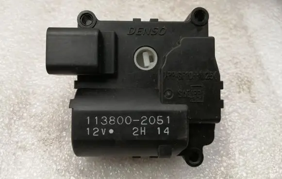 Toyota Corolla Verso AR10 Air flap motor/actuator 1138002051