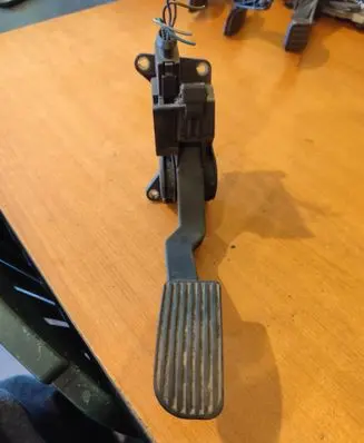 Mercedes-Benz Sprinter W906 Accelerator throttle pedal 0281002335 191414530 A9013000404