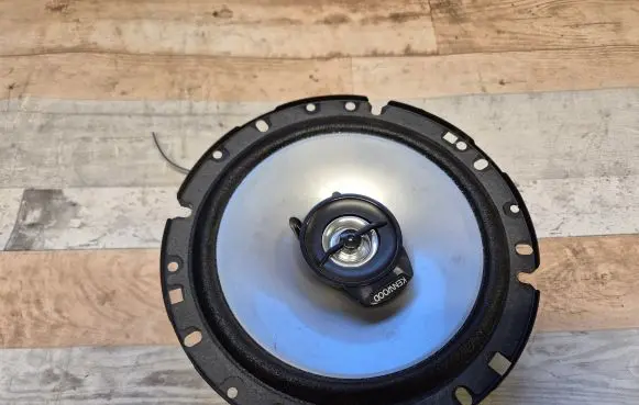 Volkswagen Fox Front door speaker