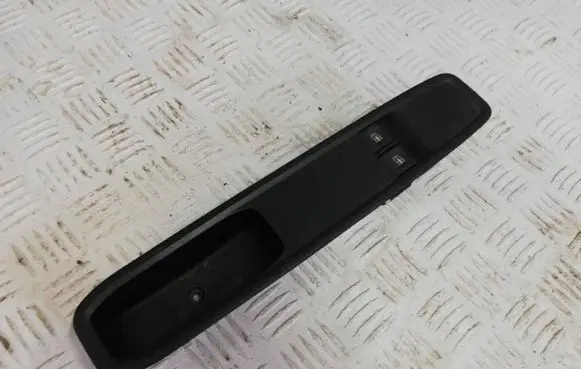 Dacia Sandero Electric window control switch 254118044R 10023897