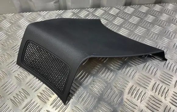 (D)pillar trim (top)