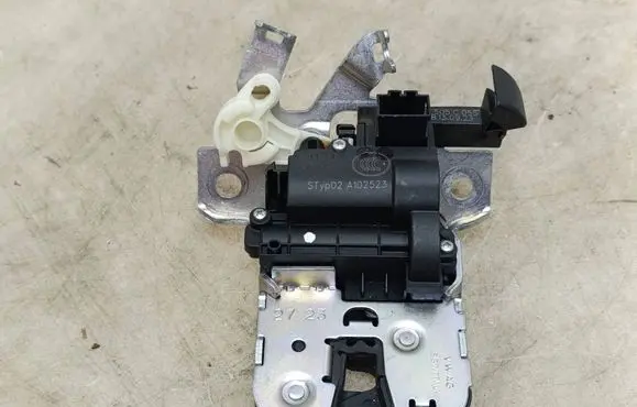 Audi A3 8Y Tailgate/trunk/boot lock/catch/latch 8W9827505C 102631B13023
