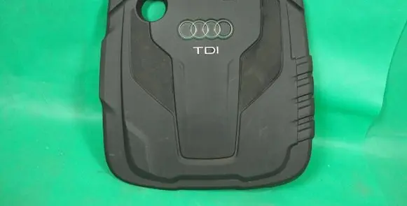 Audi A5 Sportback 8TA Engine cover (trim) 04L103925AL