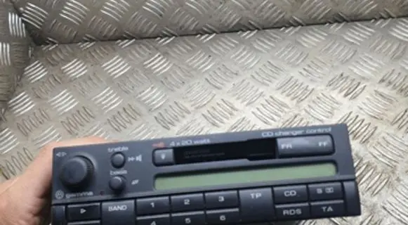Volkswagen Transporter - Caravelle T4 Radio/CD/DVD/GPS head unit 3B0035186 90222158871213 00397101333891