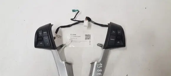 KIA Sorento Steering wheel buttons/switches 