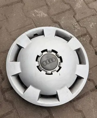Audi A4 S4 B7 8E 8H R16 wheel hub/cap/trim 8E0601147A