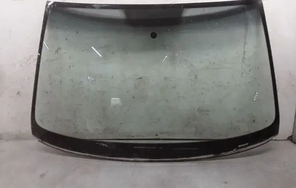 Volkswagen Touareg I Front windscreen/windshield window 