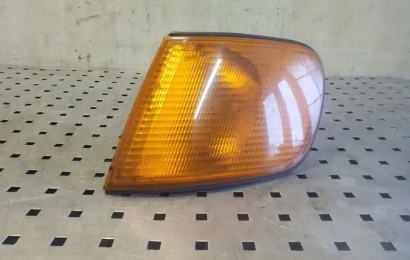 Audi 100 S4 C4 Front indicator light 137983