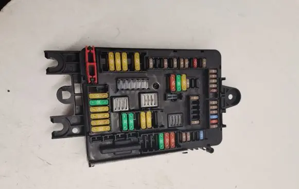 BMW M4 F82 F83 Fuse module 9389070