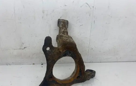 Opel Zafira A Front wheel hub spindle knuckle