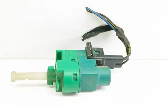 Brake pedal sensor switch
