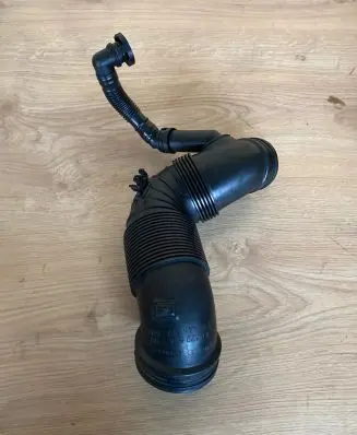Volkswagen Scirocco Turbo air intake inlet pipe/hose 3C0129654M ETB446197