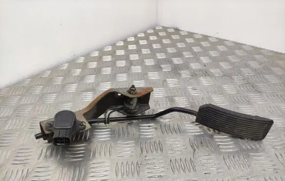 Nissan X-Trail T30 Accelerator throttle pedal 18919AM810
