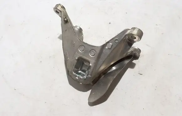 BMW X4M F98 Engine mounting bracket 8053492