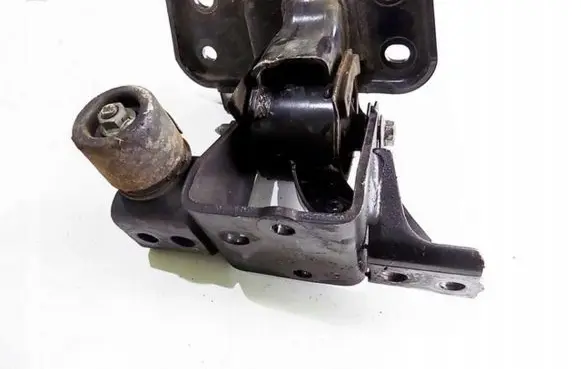 Toyota Auris 150 Gearbox mounting bracket