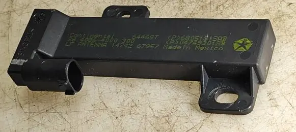 Chrysler 200 Aerial antenna amplifier 68051315AB 04749301 045130508