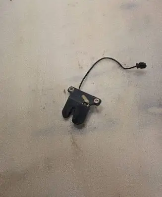 Audi A8 S8 D2 4D Loading door lock 