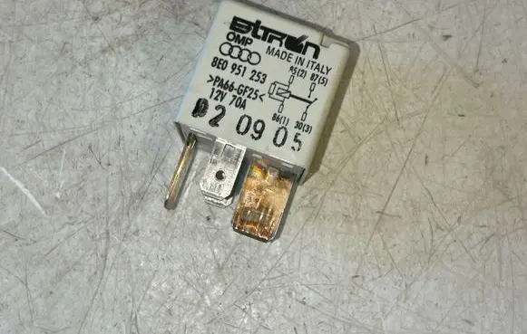 Audi A4 S4 B7 8E 8H Other relay 8E0951253