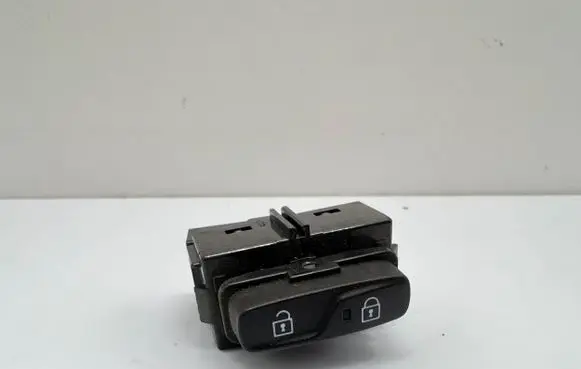 Volvo V40 Central locking switch button 31376498 14W404