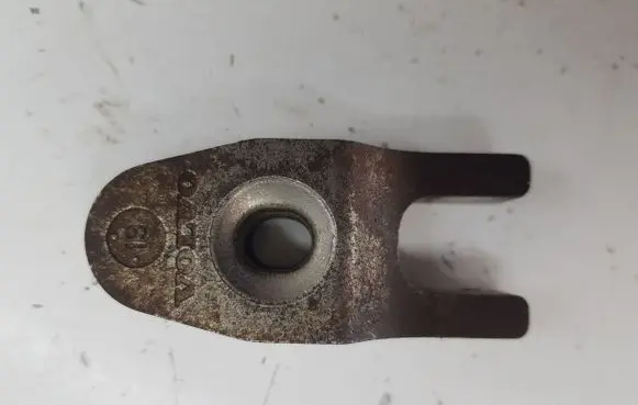 Volvo S90, V90 Fuel Injector clamp holder
