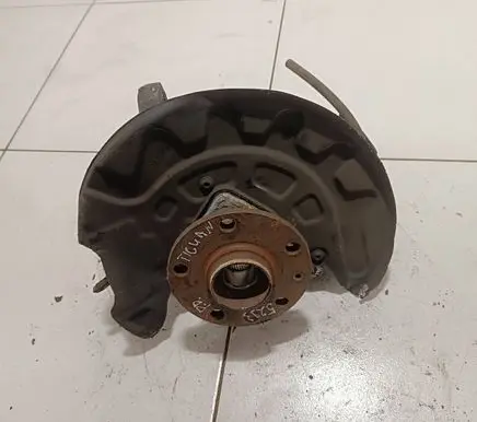 Volkswagen Tiguan Front wheel hub 5Q0407258C