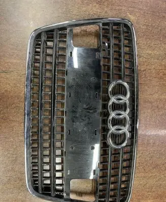 Audi Q7 4L Front bumper upper radiator grill 4L0853651