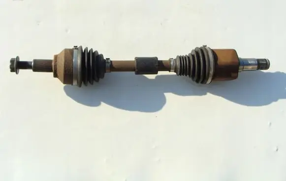 Chrysler 300 - 300C Front driveshaft P05273545AE