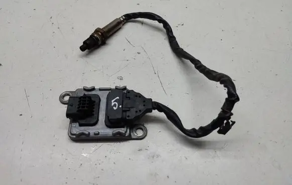 Mercedes-Benz E W213 Lambda probe sensor A0009053009 SNS381B A2C15462900