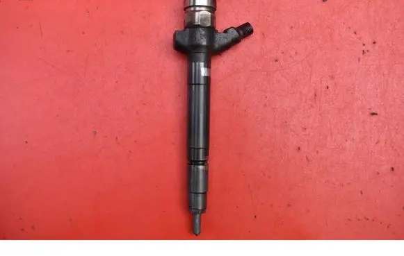 Fuel injector