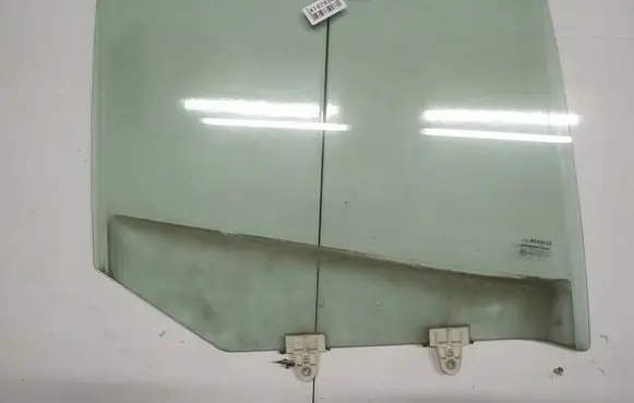 Renault Megane III Rear door window glass as2