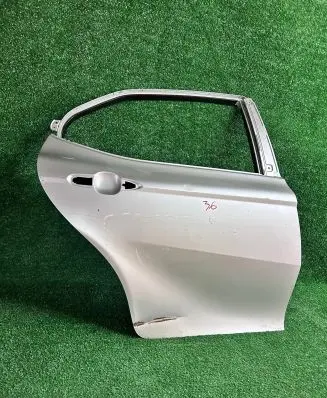 Toyota Camry VIII XV70 Rear door