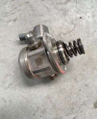 BMW X5 F15 Fuel injection high pressure pump 8604231 0232537 7610761