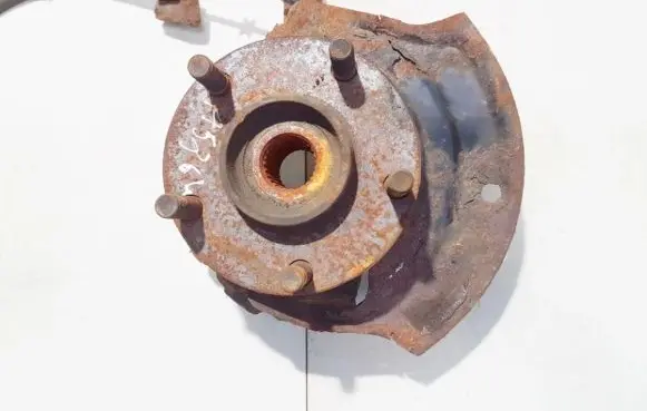 Nissan Almera Tino Front wheel hub