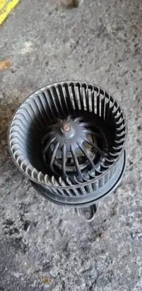 Opel Vivaro Heater fan/blower 7701050309