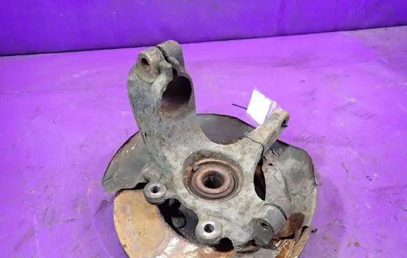 Mazda 3 I Front wheel hub spindle knuckle