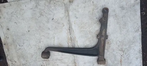 Volkswagen Transporter - Caravelle T4 Front lower control arm/wishbone 701407152A