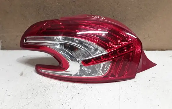 Peugeot 208 Rear/tail lights 9672628280