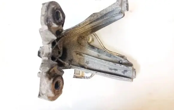Audi Q5 SQ5 Engine mount bracket