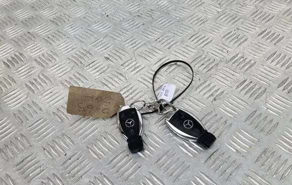 Mercedes-Benz C W205 Ignition key/card TM18807
