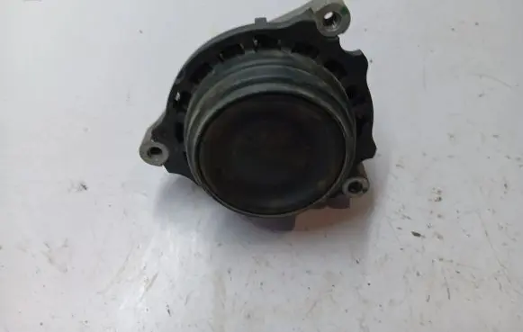 BMW M4 F82 F83 Engine mount bracket 228481702