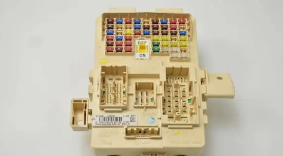 Hyundai Tucson TL Fuse module 91950D3610