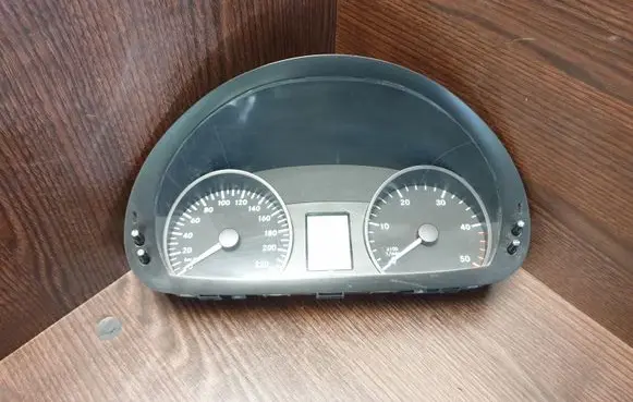 Mercedes-Benz Vito Viano W639 Speedometer (instrument cluster) A6394465921