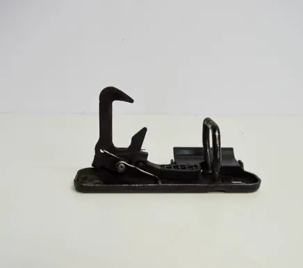Volkswagen Jetta V Engine bonnet/hood lock/latch loop/hook 1K0823480