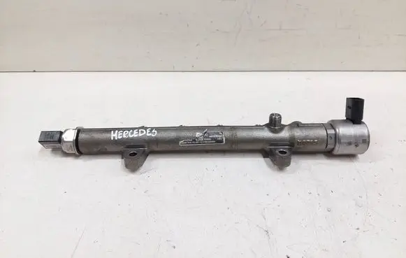 Mercedes-Benz C W204 Fuel main line pipe A6510700595 9307Z522A00 0923309598