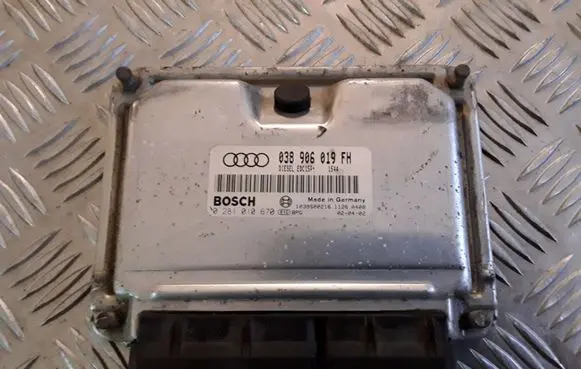 Audi A3 S3 8L Engine control unit/module 038906019FH 0281010670
