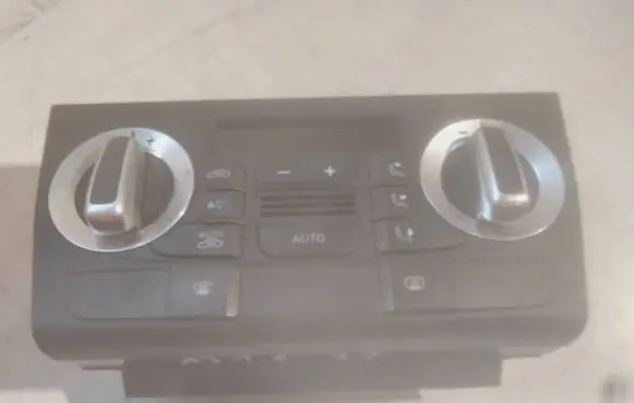 Audi A3 S3 8P Climate control unit 8P0820043BM A2C53380926